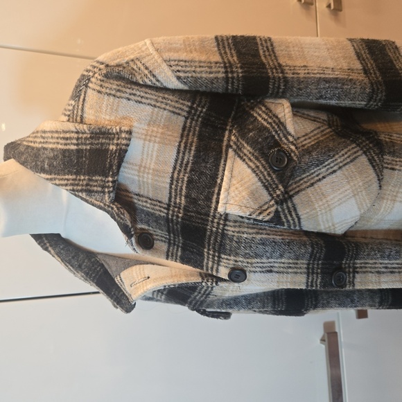 Thread & Supply Oversized Plaid Gingham Flannel Shacket Jacket Black Brown Small - Picture 2 of 10